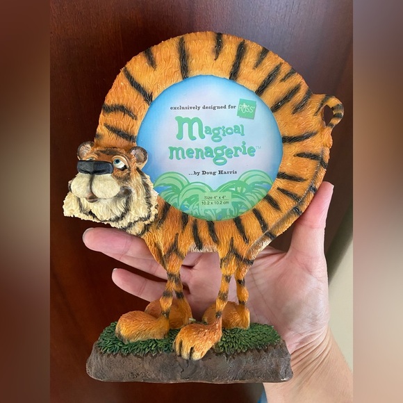Russ Magical Menagerie Tyrone Tiger Round Picture Frame Doug Harris 4"x4" Funny - Picture 7 of 10